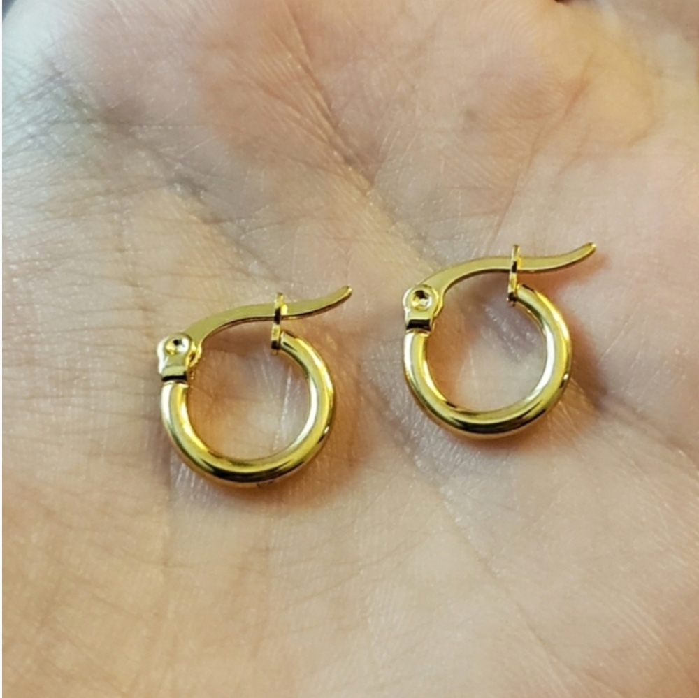 NWOT Tiny Gold 10mm Mini Hoop Earrings - Picture 4 of 7